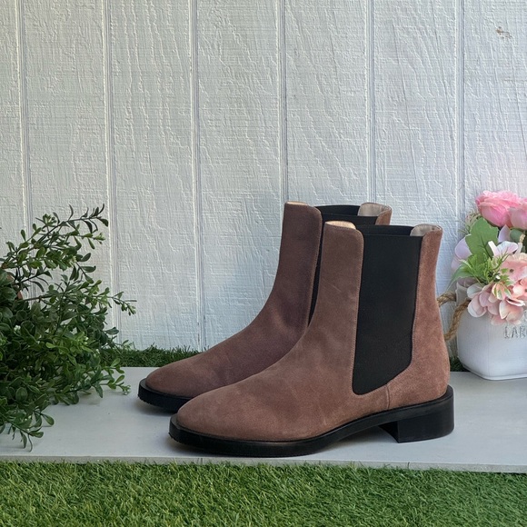 Stuart Weitzman
Women's Brown Cline Sleek Chelsea
Boot Brown size 8 fits 7.5 New - Picture 6 of 15